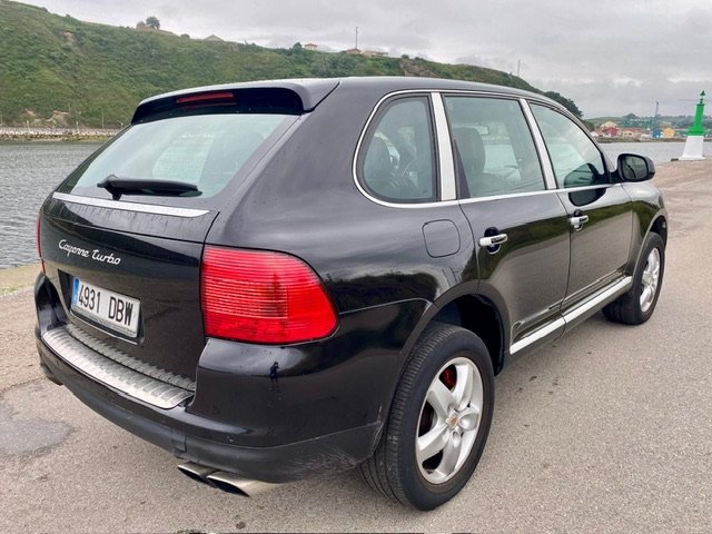 PORSCHE Cayenne Turbo