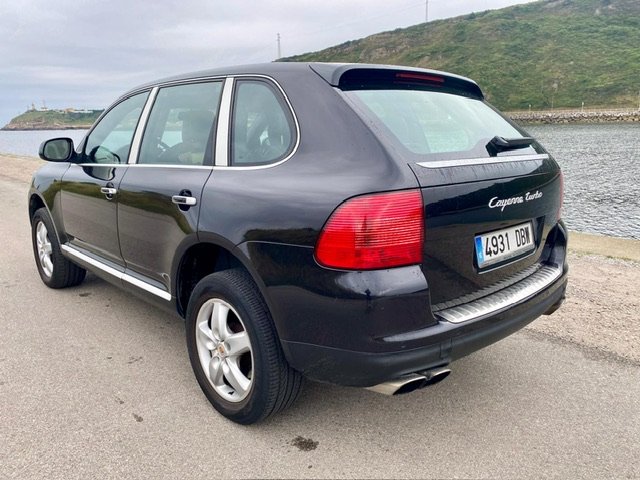 PORSCHE Cayenne Turbo