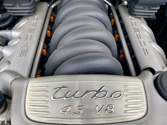 PORSCHE Cayenne Turbo