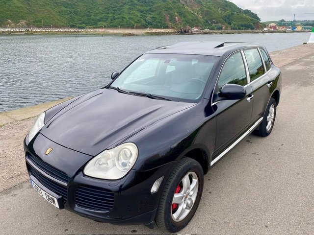 PORSCHE Cayenne Turbo